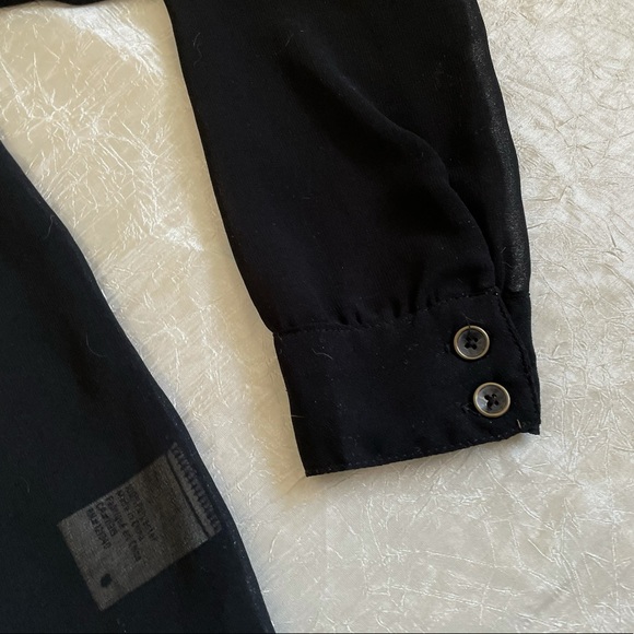 ❤️‍🔥3/$22❤️‍🔥 DYNAMITE Black sheer button-up blouse - Picture 3 of 7